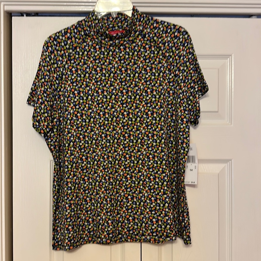 Anne Klein short sleeve, mock turtleneck top